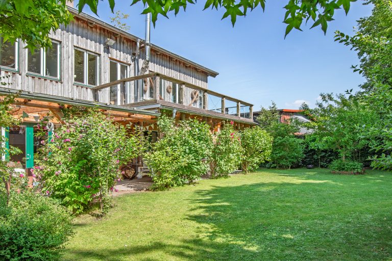 Immobilienangebot - Boren - Alle - Bullerbü an der Schlei… Ferienidyll mit drei Wohneinheiten als Kapitalanlage oder privat