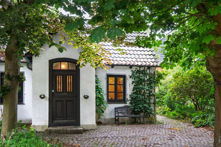 Immobilienangebot - Stade - Alle - Wohnen im Grünen: Architektur und Natur perfekt vereint!