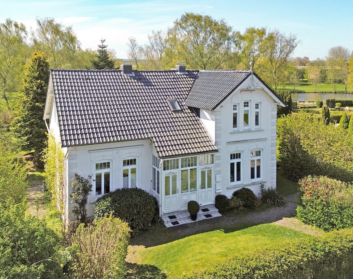 Immobilienangebot - Gelting - Alle - Gründerzeitvilla in besonderer Parklage im Ostseedorf Gelting