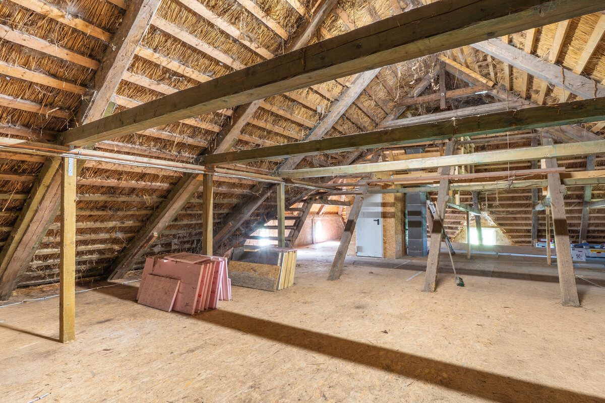 Immobilienangebot - Uelvesbüll - Alle - Landhausidylle unter Reet - Wohnen, wo Ruhe zuhause ist