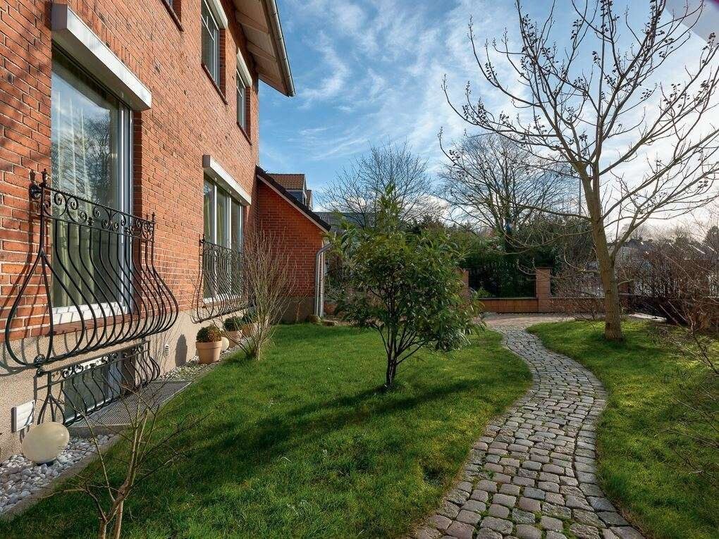 Immobilienangebot - Eckernförde - Alle - Eckernförde Stadt – umfassend saniertes EFH mit Garten