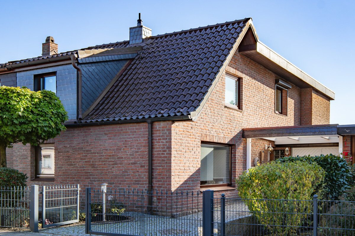 Immobilienangebot - Schenefeld - Alle - Perfekte Symbiose – Modernisierte DHH mit Gartenidylle