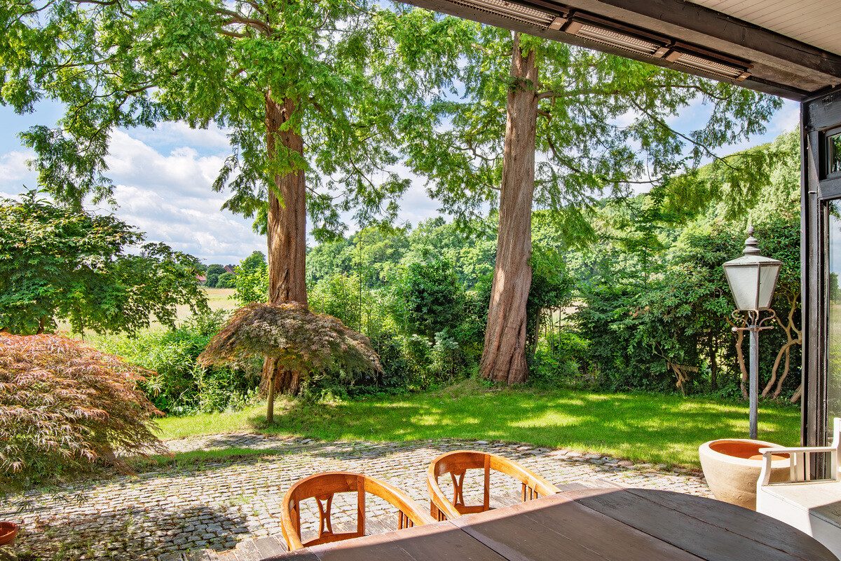 Immobilienangebot - Stade - Alle - Wohnen im Grünen: Architektur und Natur perfekt vereint!