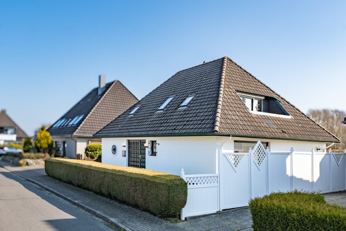 Immobilienangebot - Büsum - Alle - Viel Platz für Familie & Ideen: Einfamilienhaus mit Einliegerwohnung