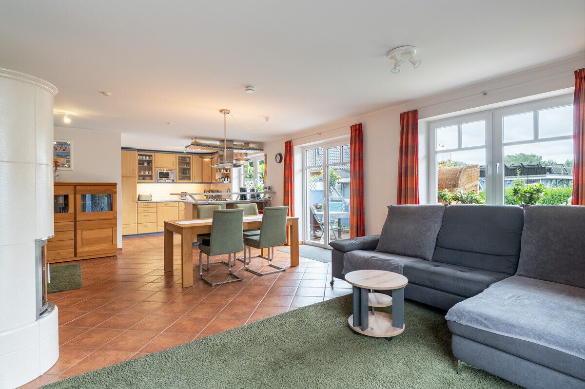 Immobilienangebot - Schönberg (Holstein) / Kalifornien - Alle - Wohntraum nahe der Ostsee: Modernes Massivhaus mit Sauna und Kamin in Schönberg