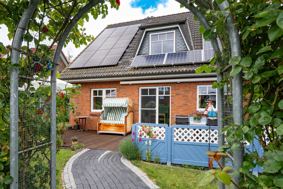 Immobilienangebot - Schönberg (Holstein) / Kalifornien - Alle - Wohntraum nahe der Ostsee: Modernes Massivhaus mit Sauna und Kamin in Schönberg
