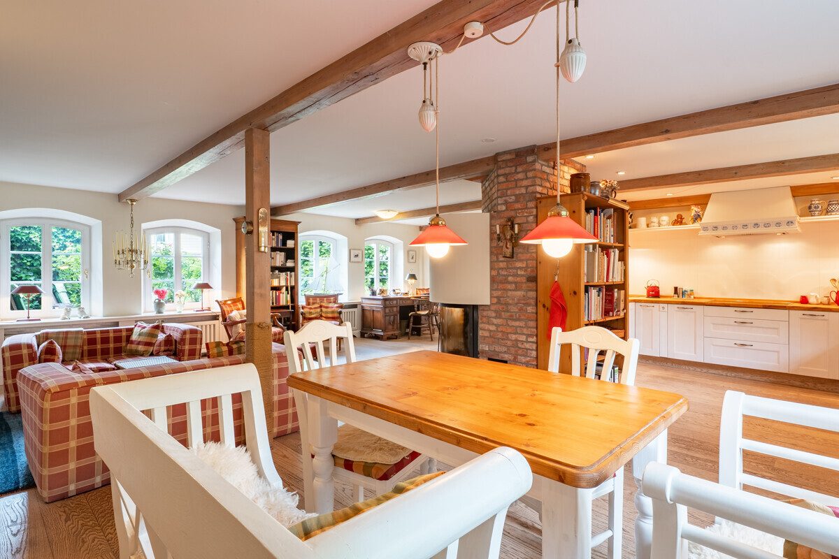 Immobilienangebot - Niebüll - Alle - Wohnen unter Reet - zeitlose Eleganz mit nordischem Charme