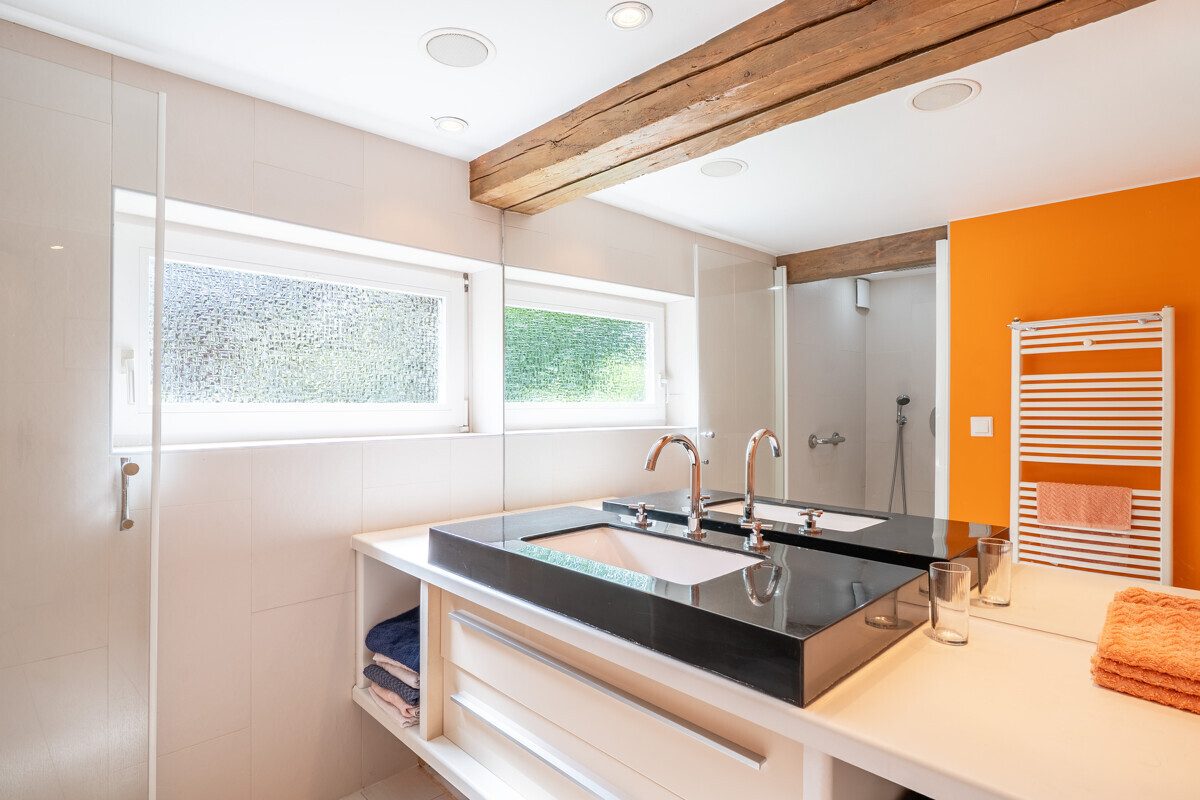 Immobilienangebot - Niebüll - Alle - Wohnen unter Reet - zeitlose Eleganz mit nordischem Charme