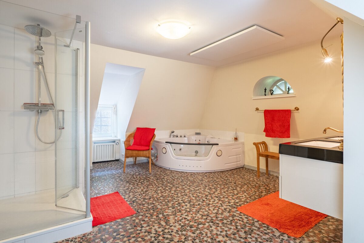 Immobilienangebot - Niebüll - Alle - Wohnen unter Reet - zeitlose Eleganz mit nordischem Charme