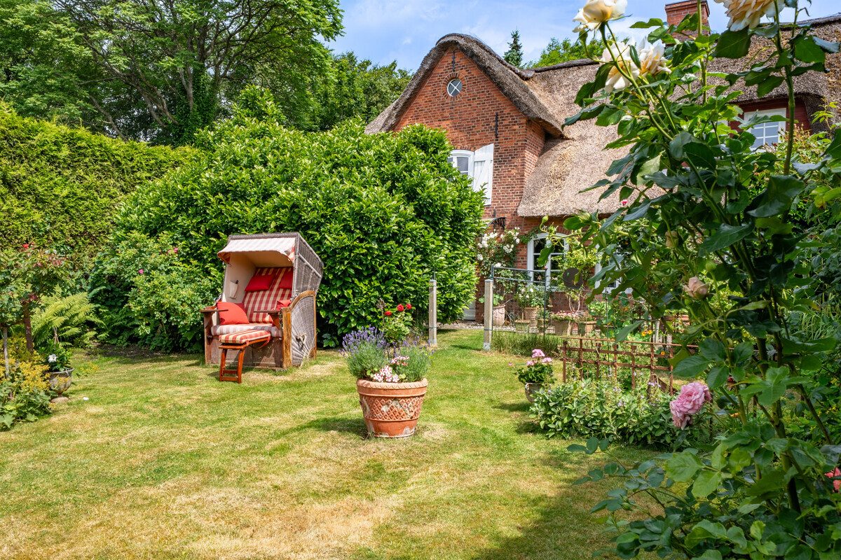 Immobilienangebot - Niebüll - Alle - Wohnen unter Reet - zeitlose Eleganz mit nordischem Charme