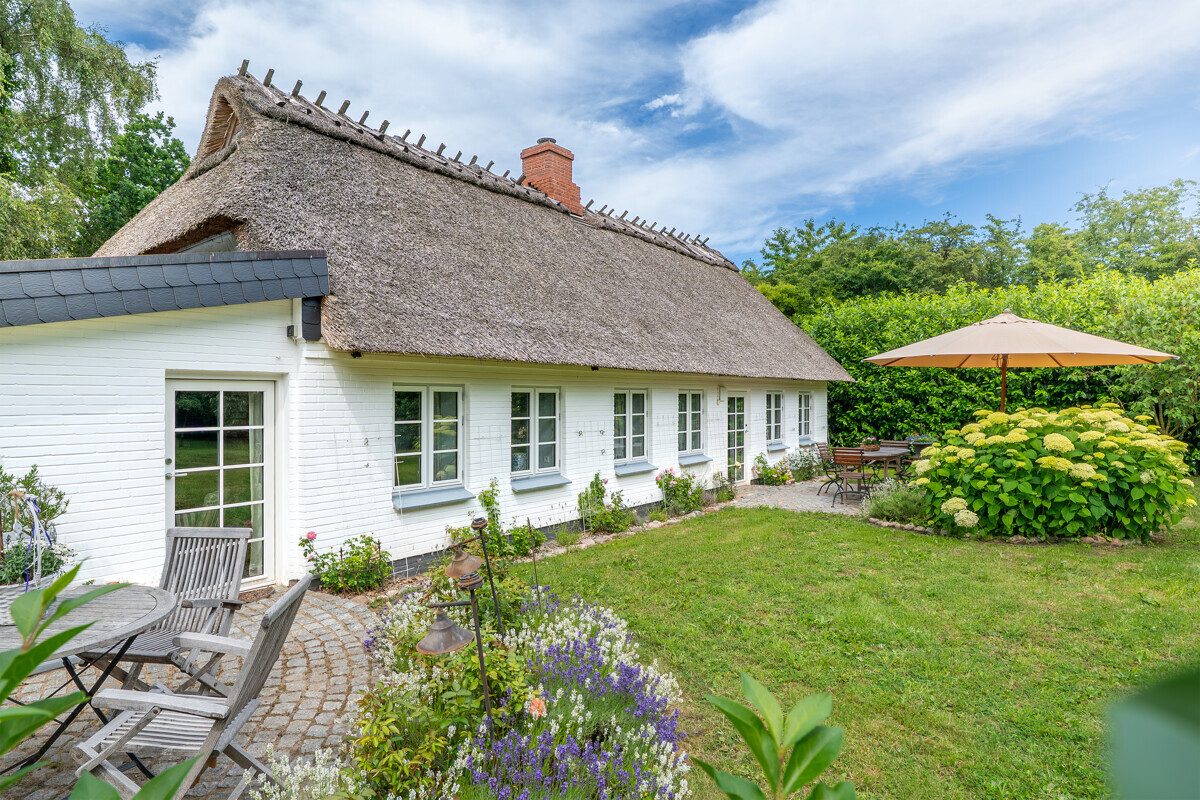 Immobilienangebot - Steinfeld - Alle - Urlaubsgefühle unter Reet – stilvoll, nachhaltig, schleinah