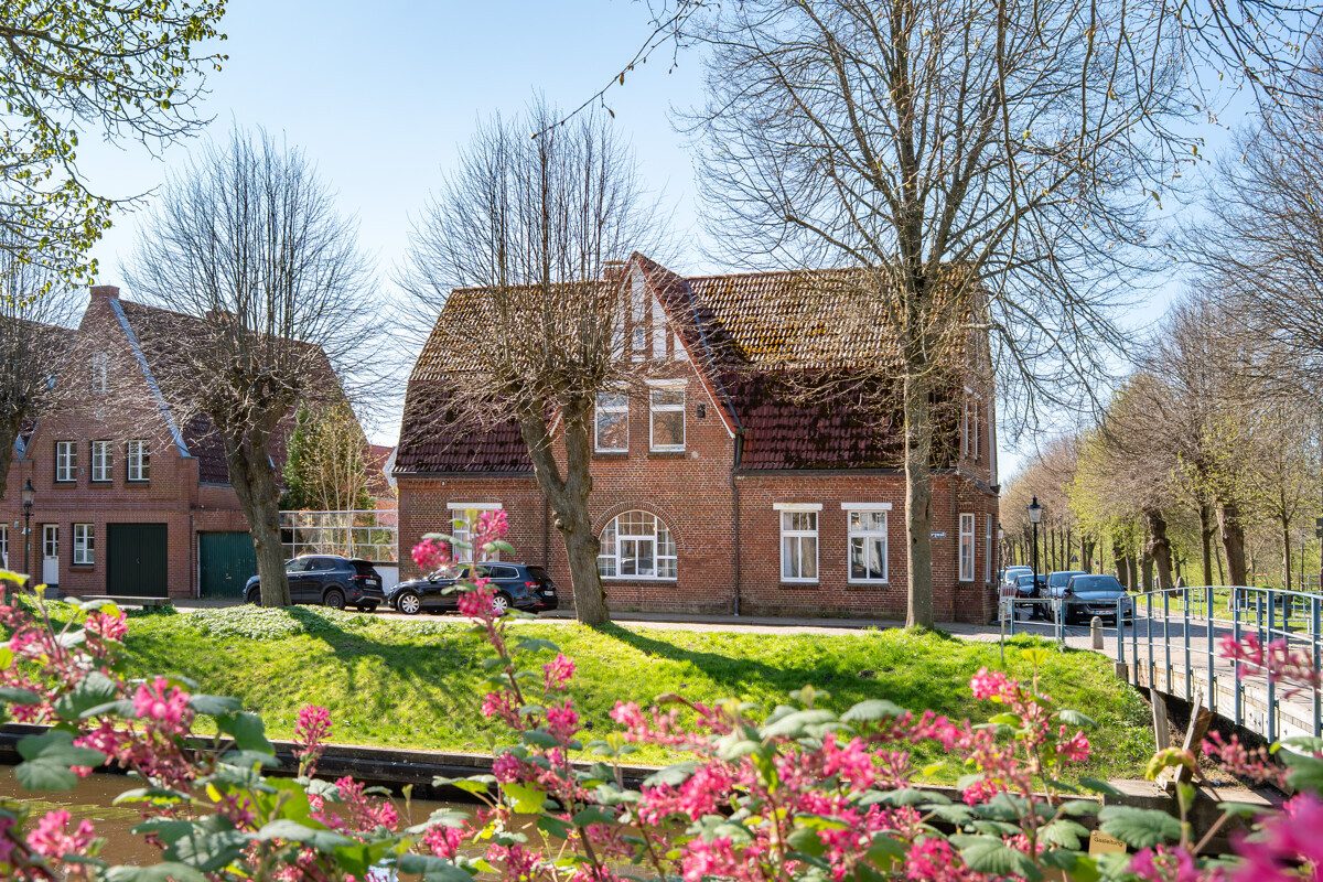 Immobilienangebot - Friedrichstadt - Alle - Wo das Wasser den Alltag begleitet – Stadthaus mit Charakter
