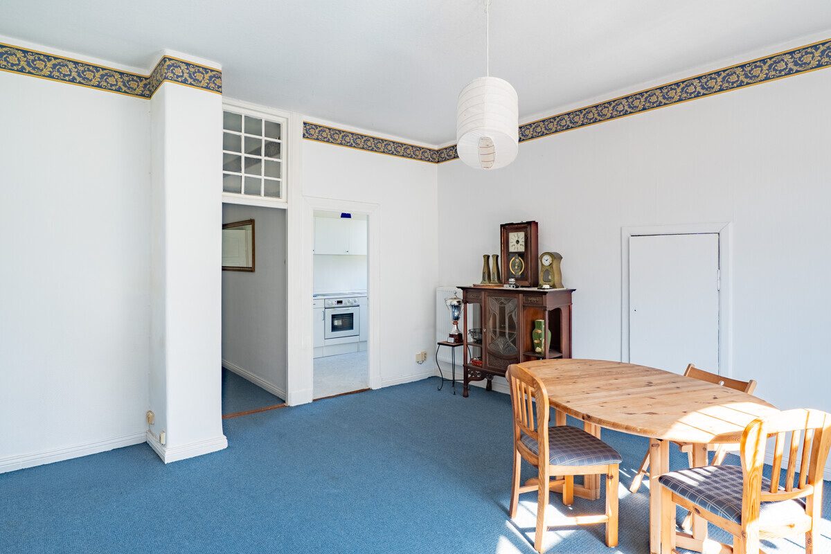 Immobilienangebot - Friedrichstadt - Alle - Wo das Wasser den Alltag begleitet – Stadthaus mit Charakter