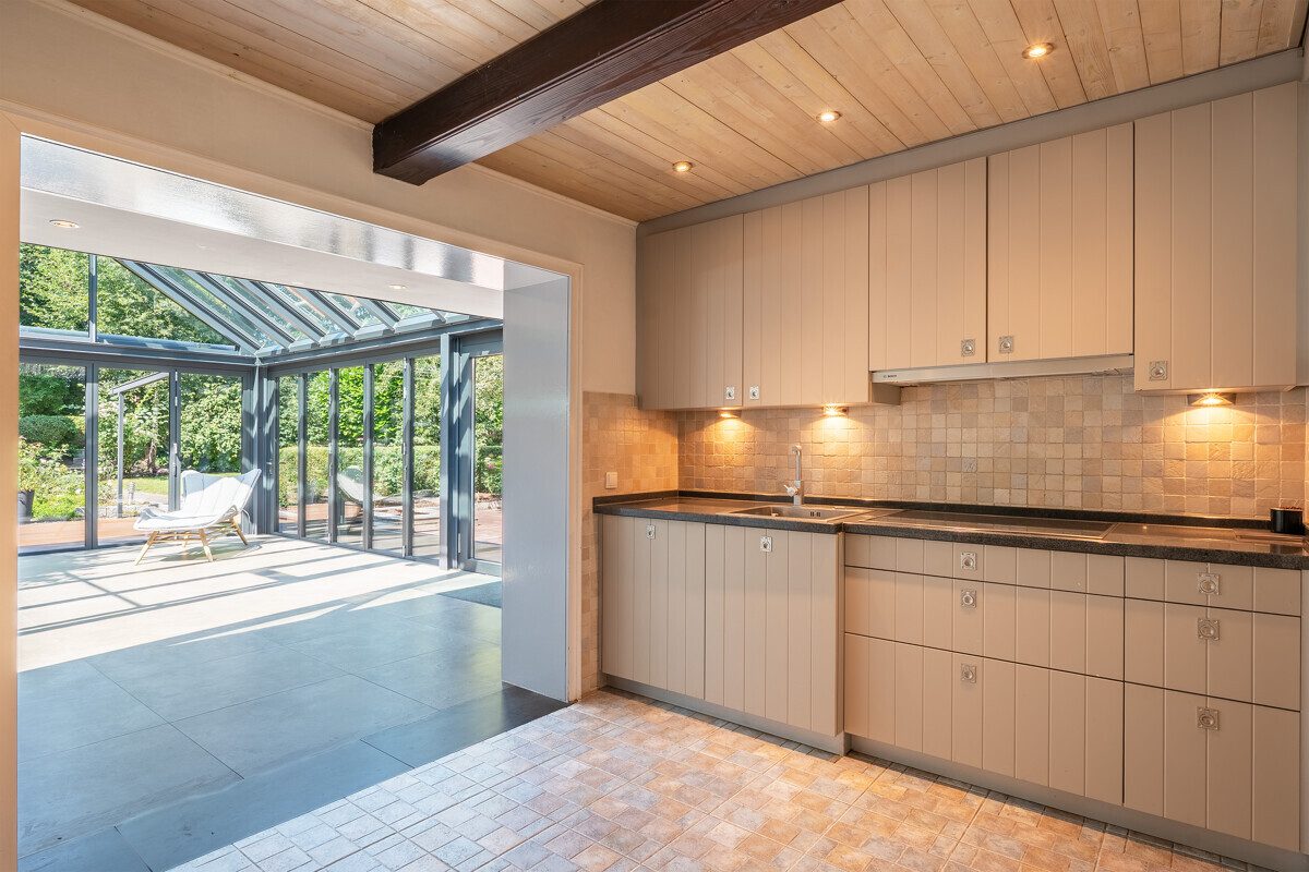 Immobilienangebot - Owschlag - Alle - Exklusives Wohnjuwel unter Reet mit Sauna- & Fitnesshaus