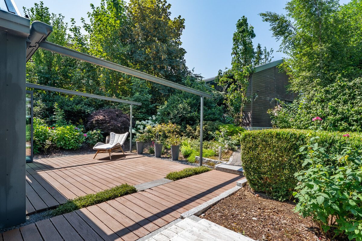 Immobilienangebot - Owschlag - Alle - Exklusives Wohnjuwel unter Reet mit Sauna- & Fitnesshaus