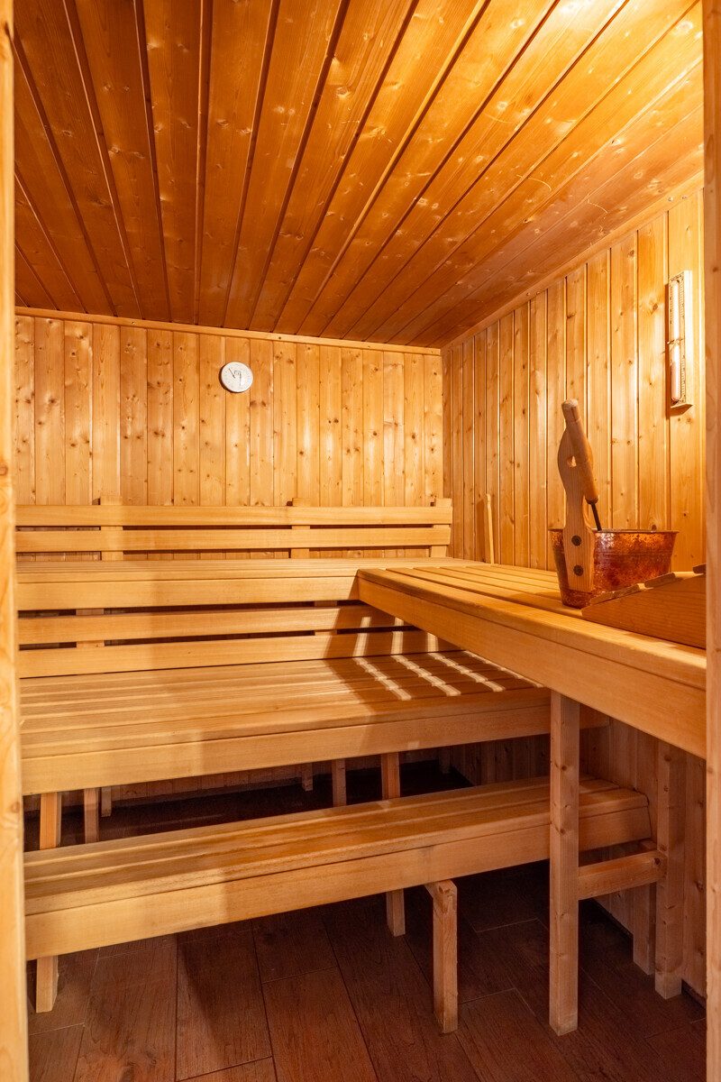 Immobilienangebot - Owschlag - Alle - Exklusives Wohnjuwel unter Reet mit Sauna- & Fitnesshaus