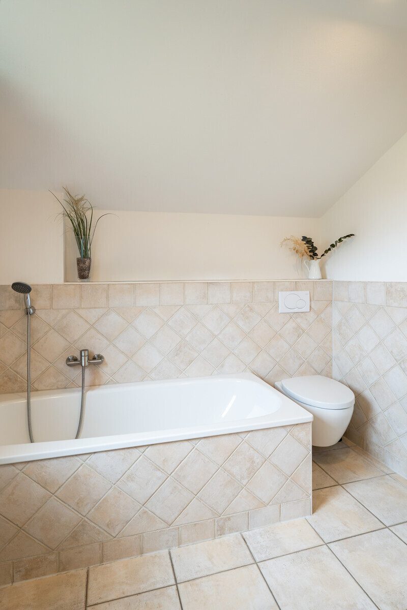 Immobilienangebot - Bollingstedt - Alle - Naturnah wohnen: Modernisiertes Zuhause auf großem Grundstück