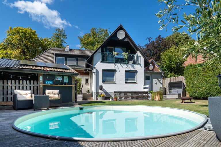 Immobilienangebot - Klein Waabs - Alle - Ostseenahes Familienidyll mit Pool und viel Platz zum Leben