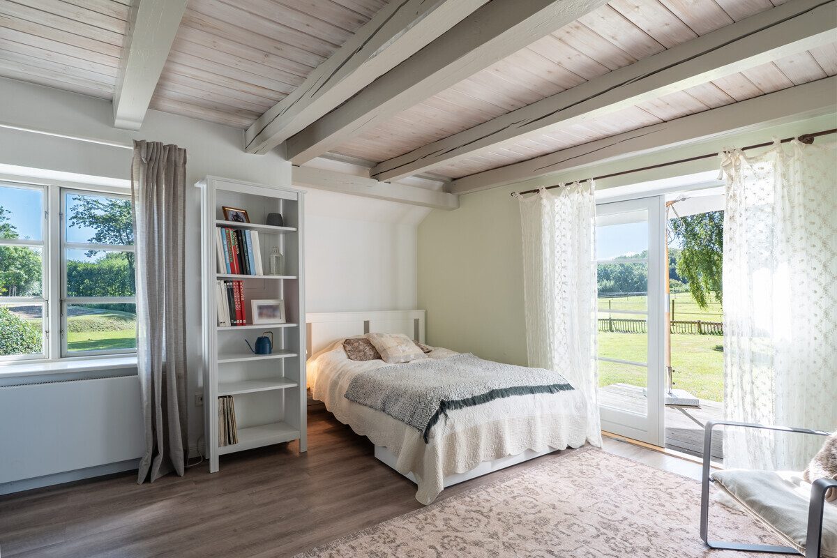 Immobilienangebot - Lindhöft / Noer - Alle - Das Glück dieser Erde... Reetdachensemble für Pferdeliebhaber