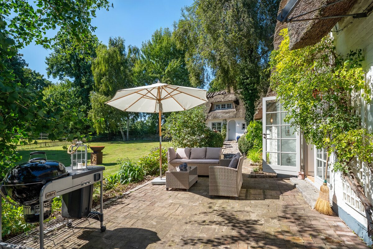 Immobilienangebot - Lindhöft / Noer - Alle - Das Glück dieser Erde... Reetdachensemble für Pferdeliebhaber