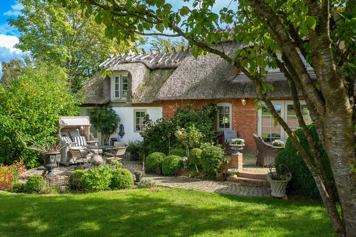 Immobilienangebot - Brodersby - Alle - Wo das Land die Seele berührt – Reetdachidylle mit Weitblick