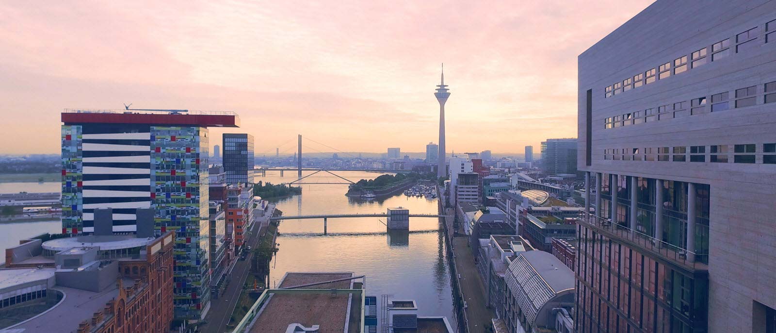 Blick über den Düsseldorfer Medienhafen