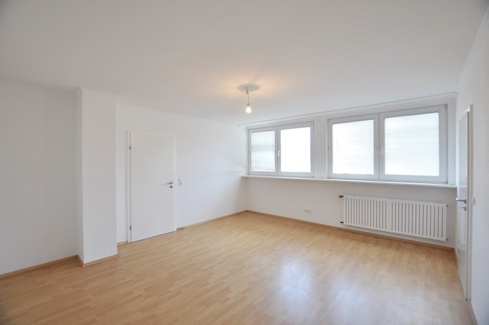 Böcker Wohnimmobilien - Immobilienangebot - Düsseldorf - Wohnung - Moderne 2-Zimmer-Wohnung mit Einbauküche in zentraler Lage von Düsseldorf-Oberkassel