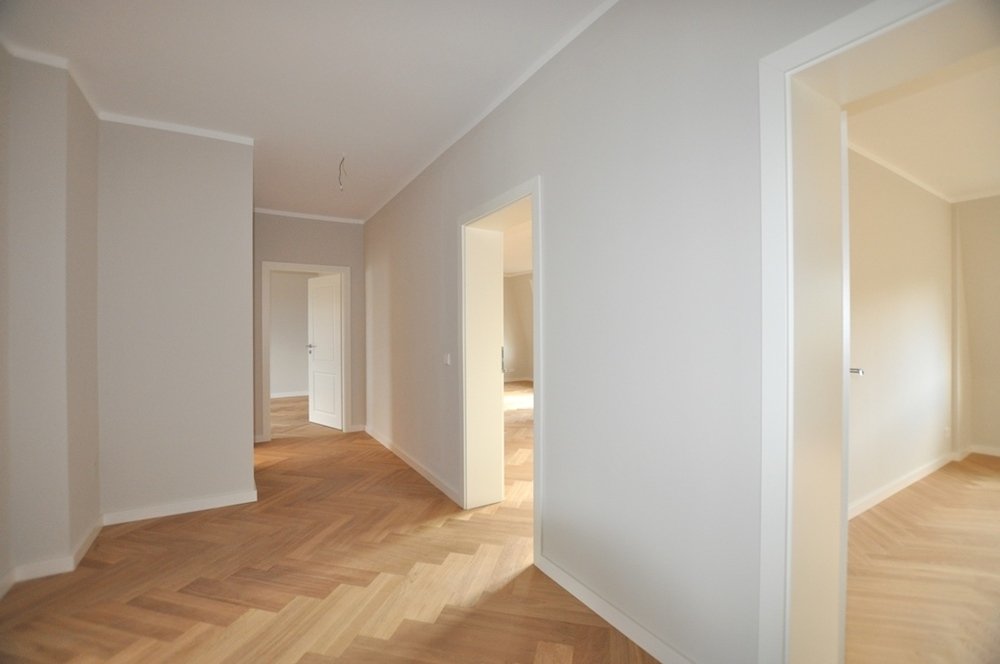 Flur Böcker Wohnimmobilien - Immobilienangebot - Düsseldorf - Wohnung - Lichtdurchflutete 3-Zimmer Wohnung in Rheinnähe