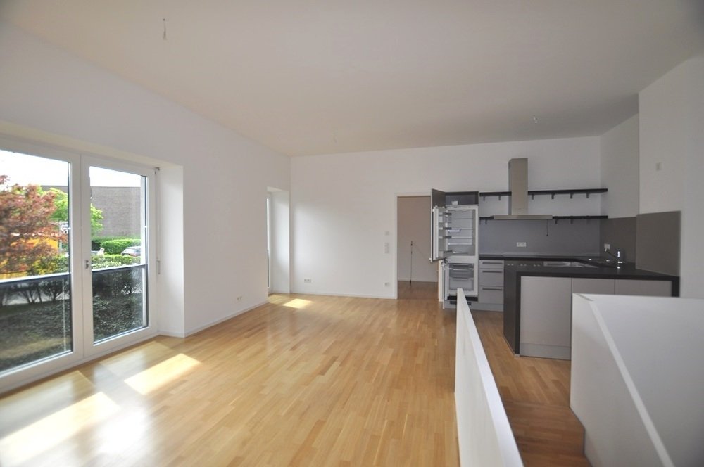 Wohn-Essbereich Böcker Wohnimmobilien - Immobilienangebot - Düsseldorf - Wohnung - Townhouse in Südlage! Exklusive Ausstattung mit Einbauküche und Terrasse!