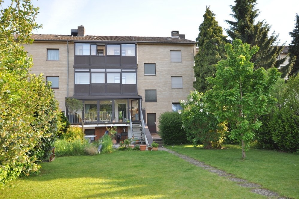 Böcker Wohnimmobilien - Immobilienangebot - Düsseldorf - Haus - Sicher und solide investiert. Mehrfamilienhaus in Düsseldorf-Wersten.