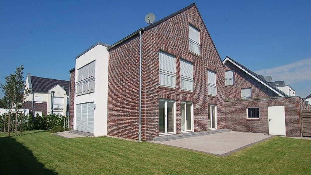 Böcker Wohnimmobilien - Immobilienangebot - Düsseldorf / Wittlaer - Haus - Exklusives EFH mit höchstem Wohnkomfort in Wittlaer - Nähe U79!