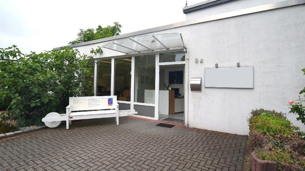 Böcker Wohnimmobilien - Immobilienangebot - Düsseldorf / Kaiserswerth - Alle - Charmante, helle Büroeinheit - Nähe Diakonie Kaiserswerth