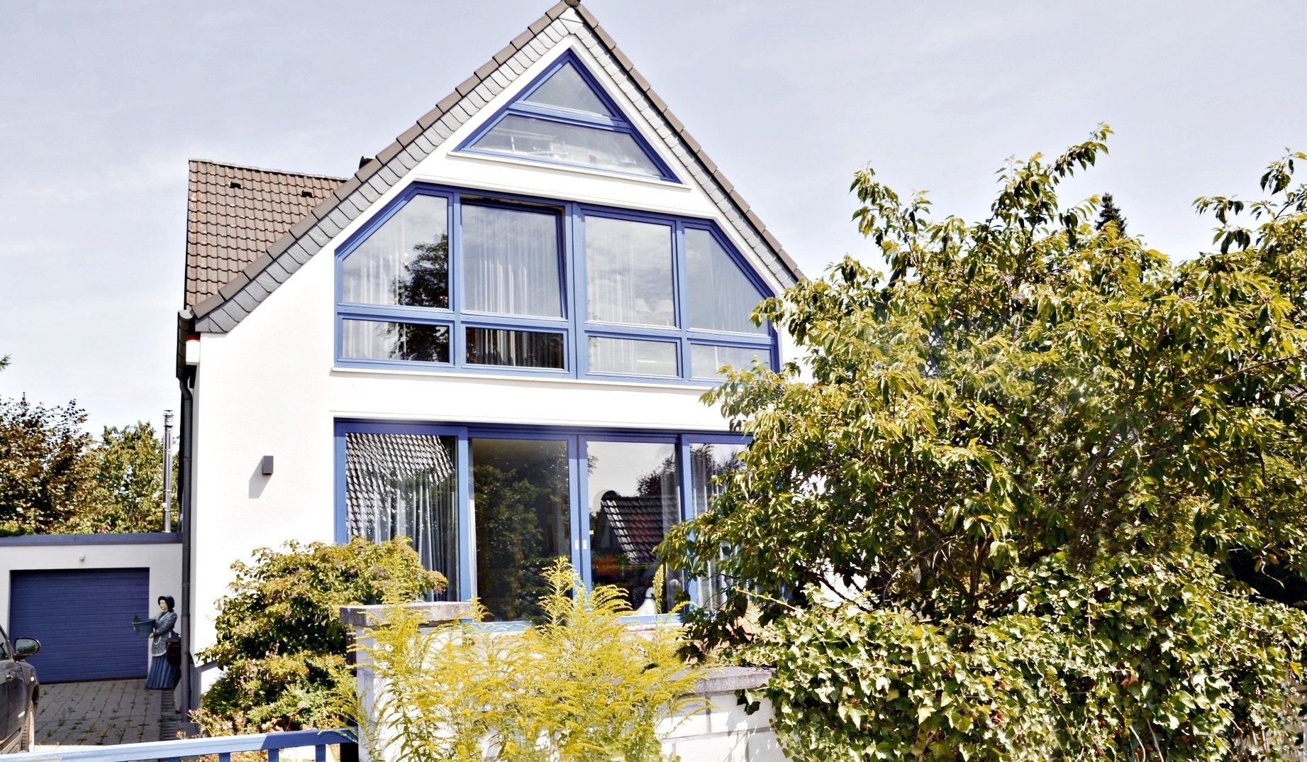 Böcker Wohnimmobilien - Immobilienangebot - Düsseldorf / Angermund - Alle - Familienglück: Freistehendes EFH mit sehr großem Wintergarten!