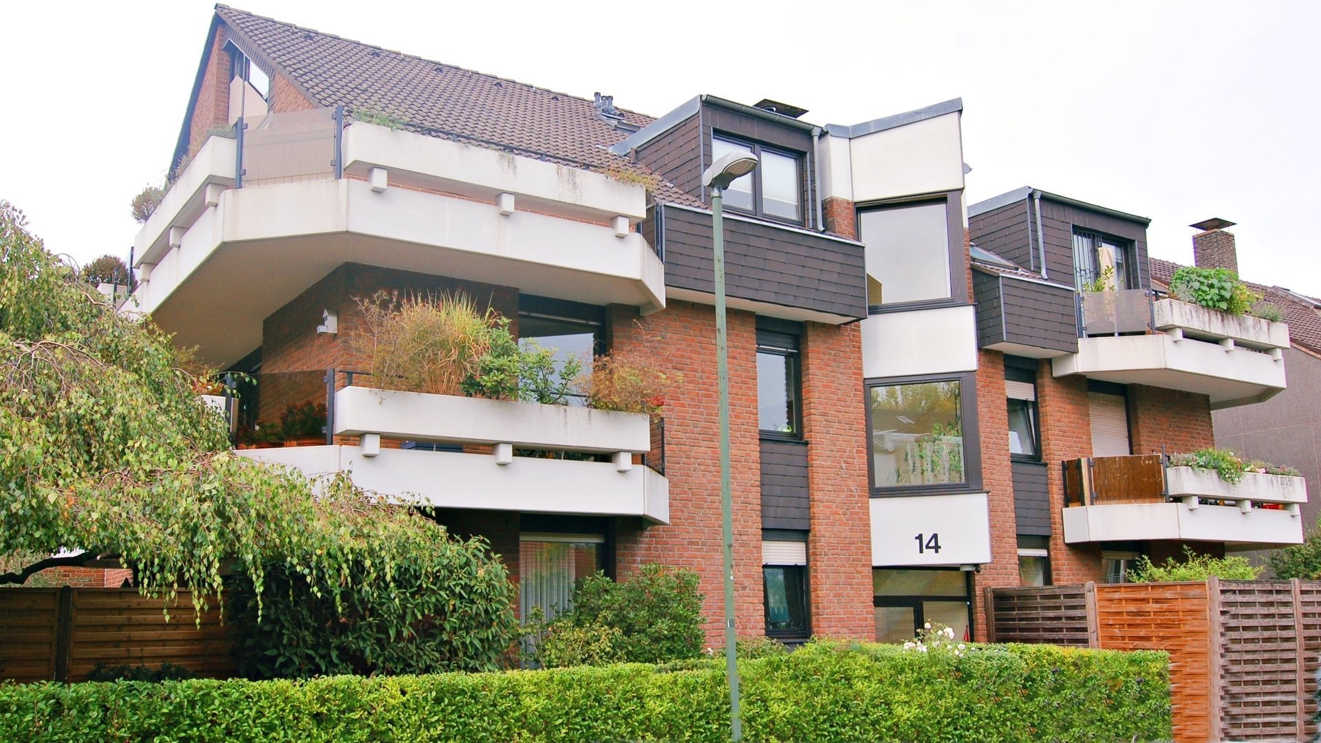 Böcker Wohnimmobilien - Immobilienangebot - Düsseldorf / Kaiserswerth - Wohnung - Gut vermietet! 3-Zimmer-Terrassenwohnung in Düsseldorf-Kaiserswerth.