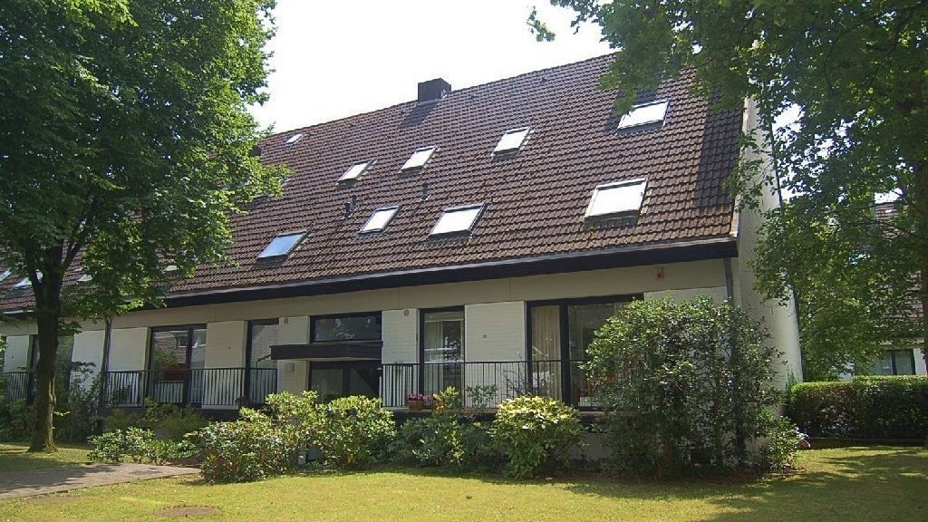 Böcker Wohnimmobilien - Immobilienangebot - Düsseldorf / Wittlaer - Wohnung - In bevorzugter Wohnlage von Düsseldorf-Wittlaer: 
4 Zimmer Eigentumswohnung in Süd/Westlage