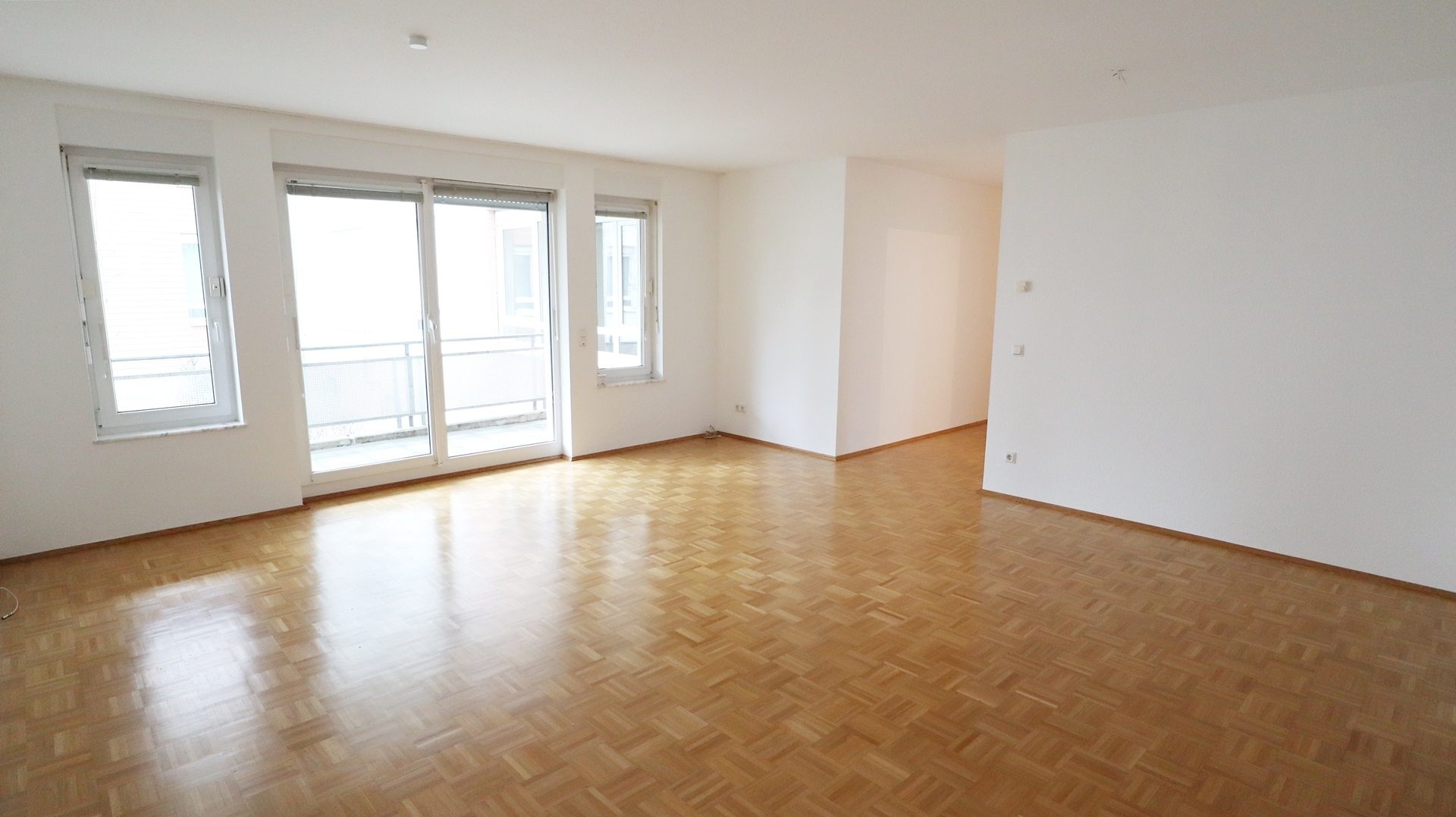 Böcker Wohnimmobilien - Immobilienangebot - Meerbusch - Alle - Attraktive 3-Zimmer-Wohnung mit großzügigem Sonnenbalkon