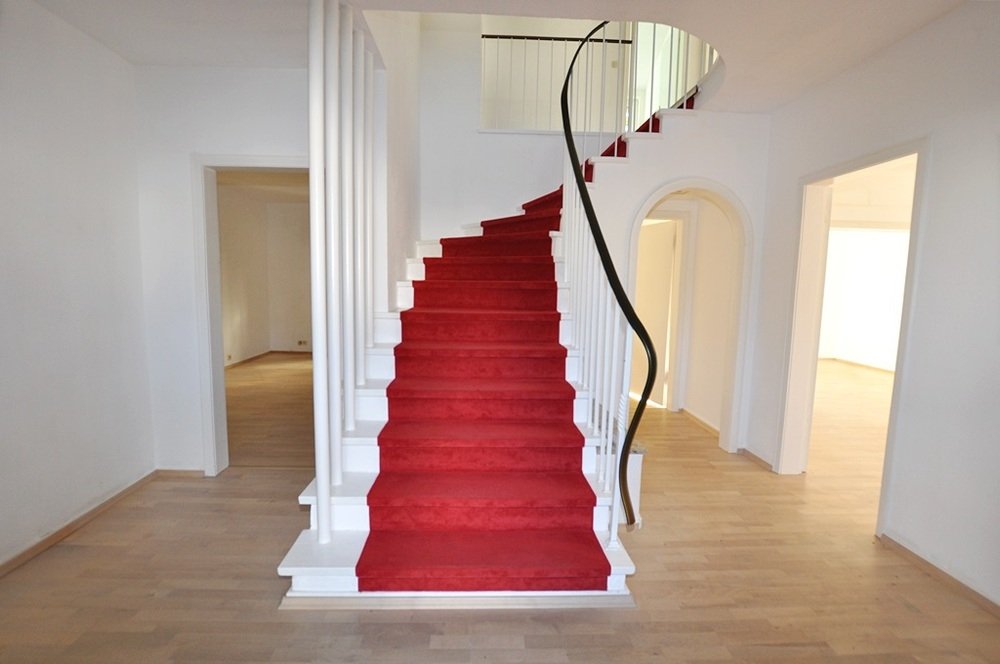 Böcker Wohnimmobilien - Immobilienangebot - Neuss - Haus - Freistehendes Einfamilienhaus in begehrter Wohnlage von Neuss im Bieterverfahren