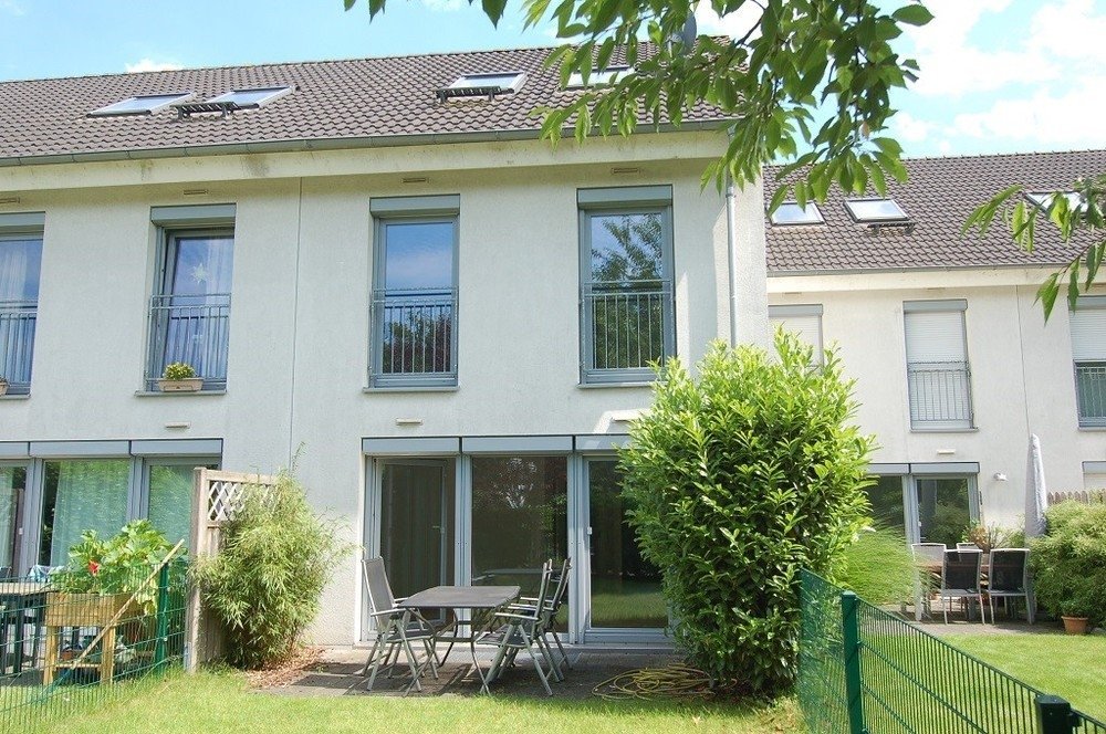 Böcker Wohnimmobilien - Immobilienangebot - Düsseldorf / Kaiserswerth - Haus - Im Herzen von Kaiserswerth: Freundliches Reihenendhaus! Perfekt für junge Familie!