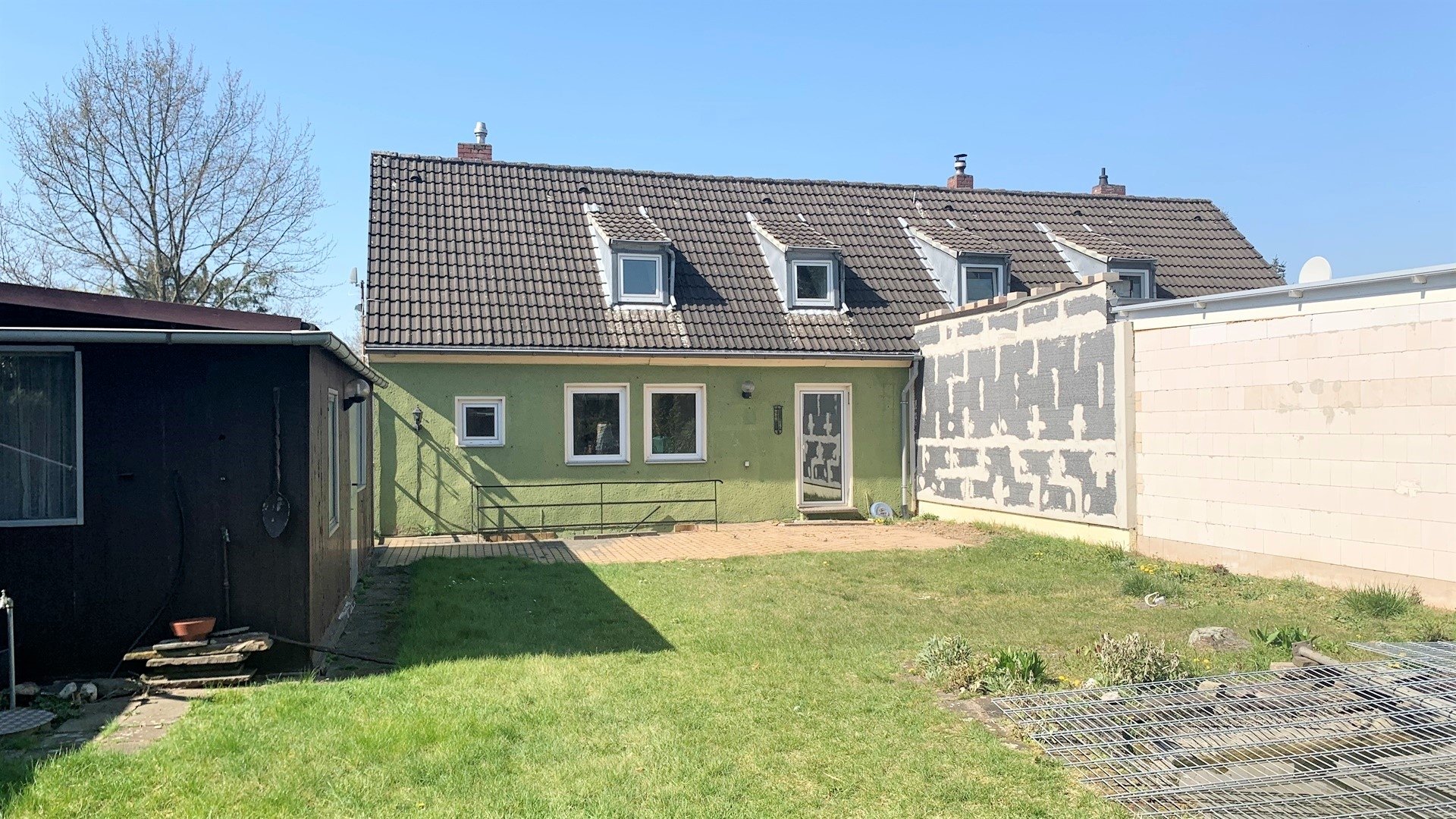 Böcker Wohnimmobilien - Immobilienangebot - Düsseldorf / Unterrath - Alle - Verwirklichen Sie sich Ihren Traum und gestalten Sie Ihr eigenes Haus!