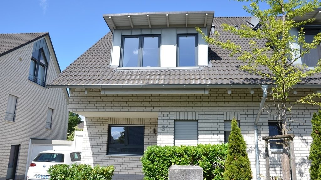 Böcker Wohnimmobilien - Immobilienangebot - Düsseldorf-Wittlaer - Alle - Hochwertige Doppelhaushälfte in Wittlaer - Nähe U79!