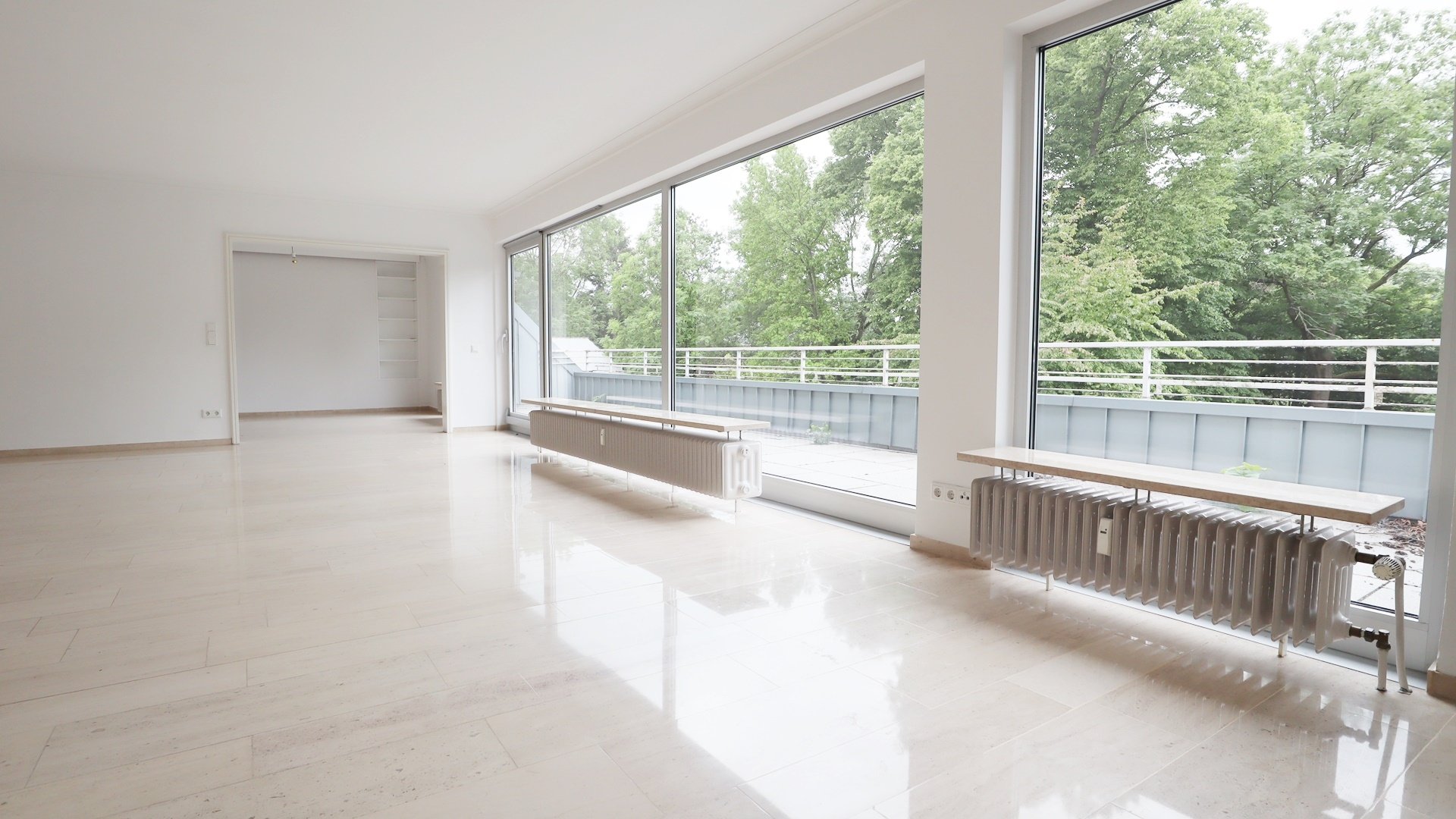 Böcker Wohnimmobilien - Immobilienangebot - Düsseldorf / Stockum - Alle - Großzügige 5,5-Zimmer-Wohnung mit Sonnenbalkon und ausgebautem Dachgeschoss in Stockum!
