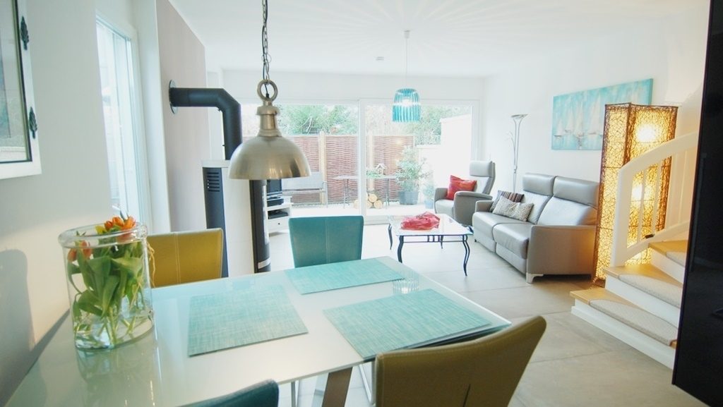 Böcker Wohnimmobilien - Immobilienangebot - Düsseldorf - Alle - Schickes, modernes Stadthaus in zentraler Lage mit pflegeleichtem Grundstück !