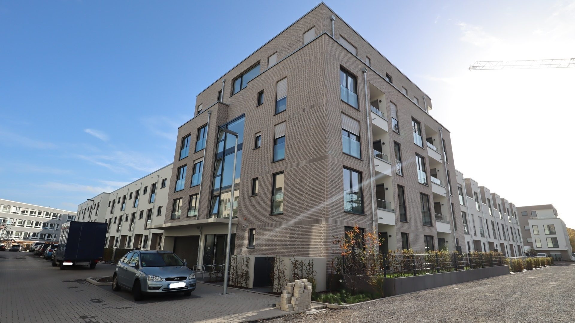 Hausansicht Böcker Wohnimmobilien - Immobilienangebot - Düsseldorf-Bilk - Alle - Sonnenverwöhnte Wohnung in zentralem Neubauviertel im beliebten Bilk!