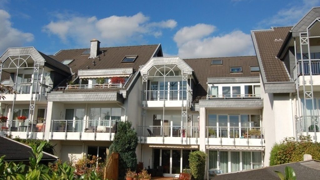 Böcker Wohnimmobilien - Immobilienangebot - Düsseldorf / Angermund - Alle - Attraktive 3-Zimmer-Maisonette in bester Wohnlage mit Sonnenbalkon