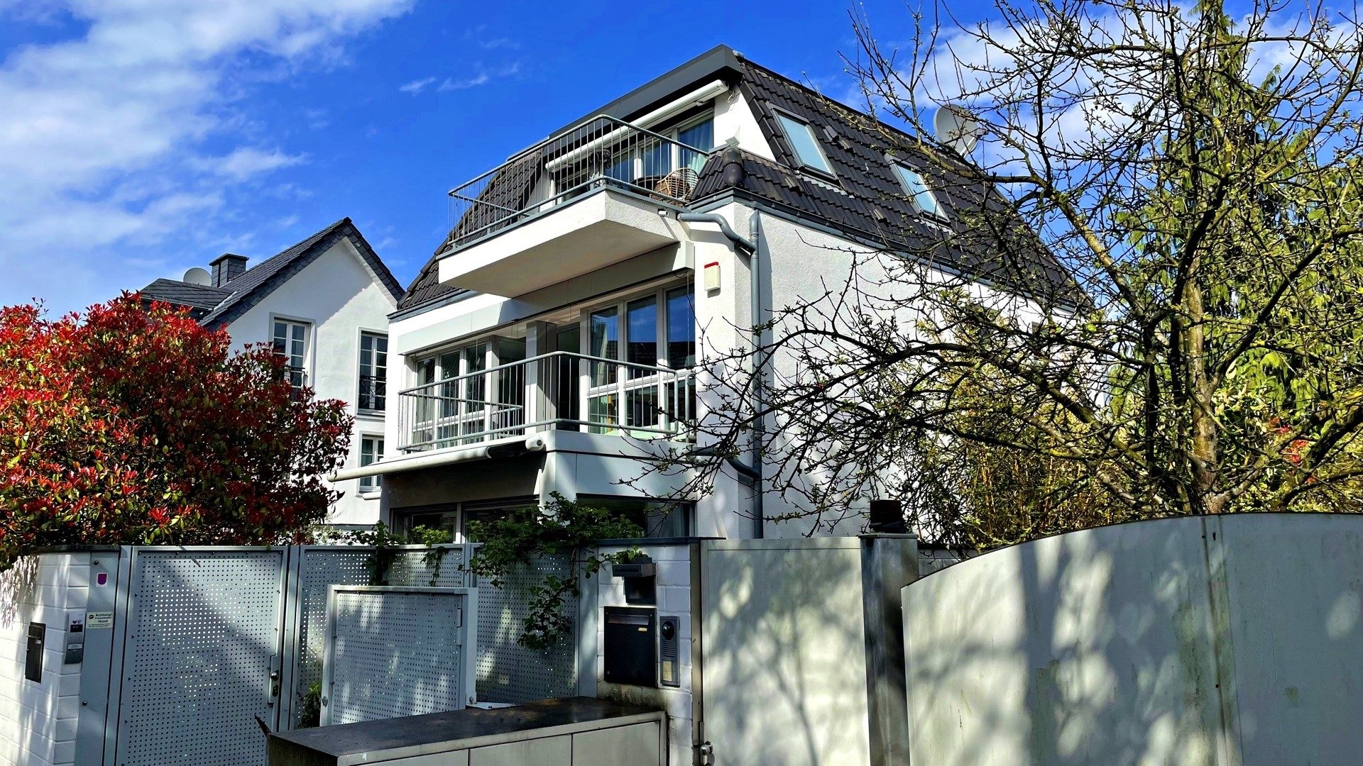 Böcker Wohnimmobilien - Immobilienangebot - Düsseldorf - Alle - Mediterranes Flair - Exklusives Stadthaus im schönen Stadtteil Kaiserswerth