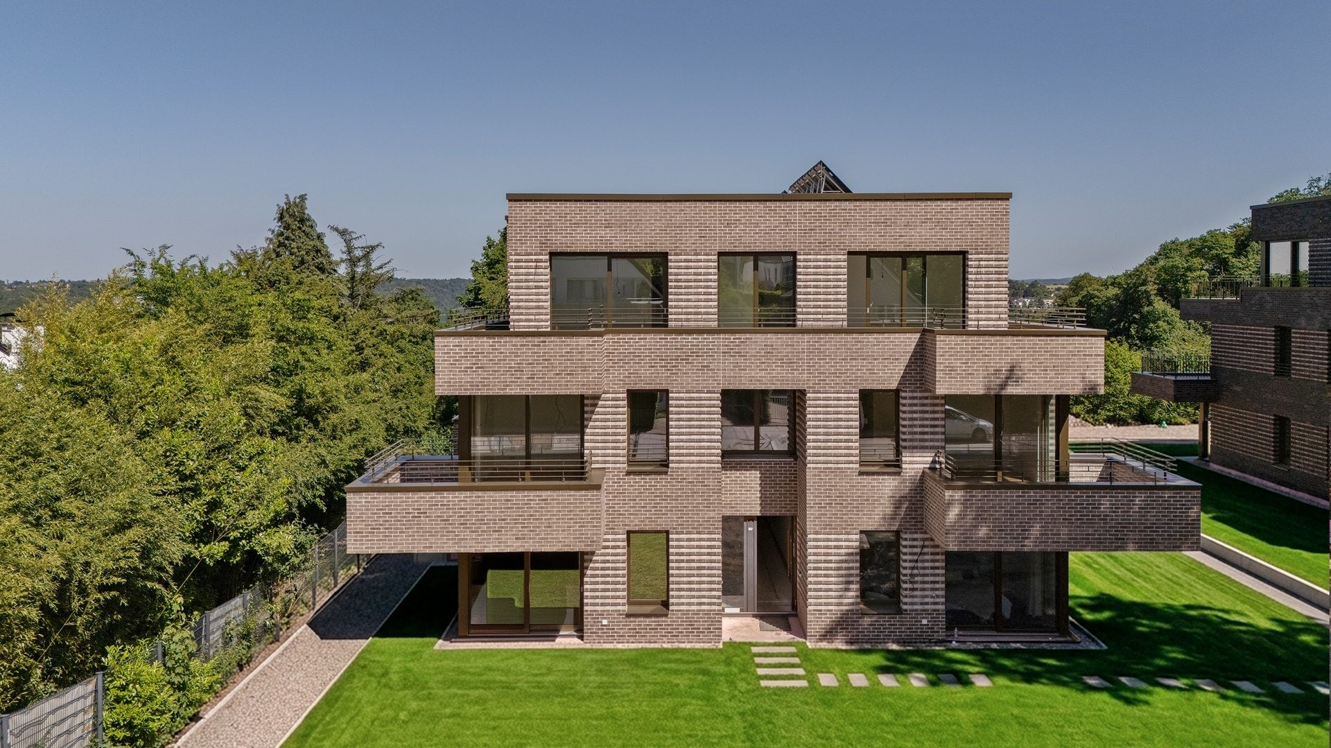 Böcker Wohnimmobilien - Immobilienangebot - Essen / Bredeney - Alle - Wohnen auf der Sonnenseite mit viel Platz und 2 Terrassen