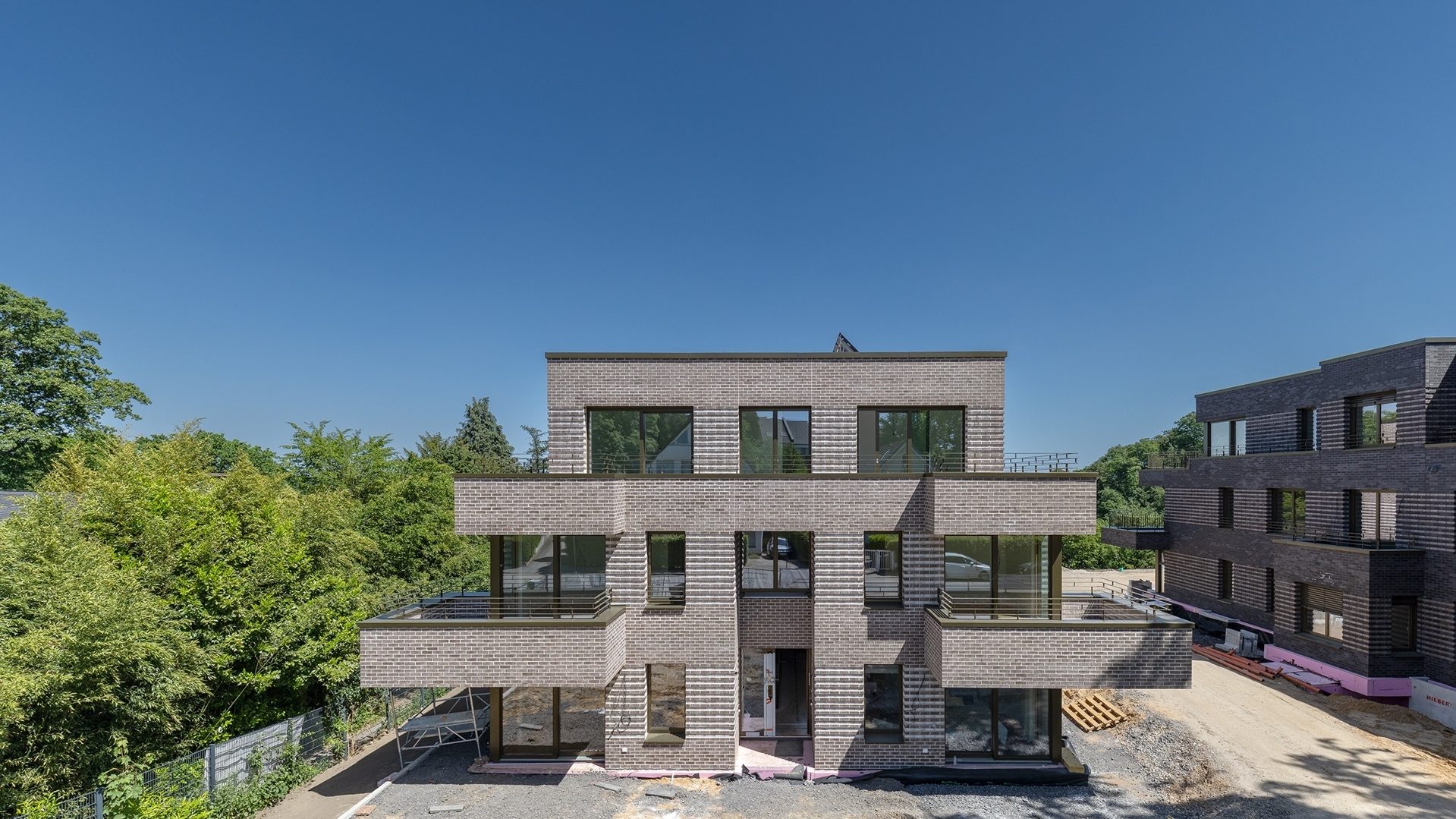 Böcker Wohnimmobilien - Immobilienangebot - Essen / Bredeney - Alle - Großzügige 4-Zimmer-Wohnung mit 3 Balkonen