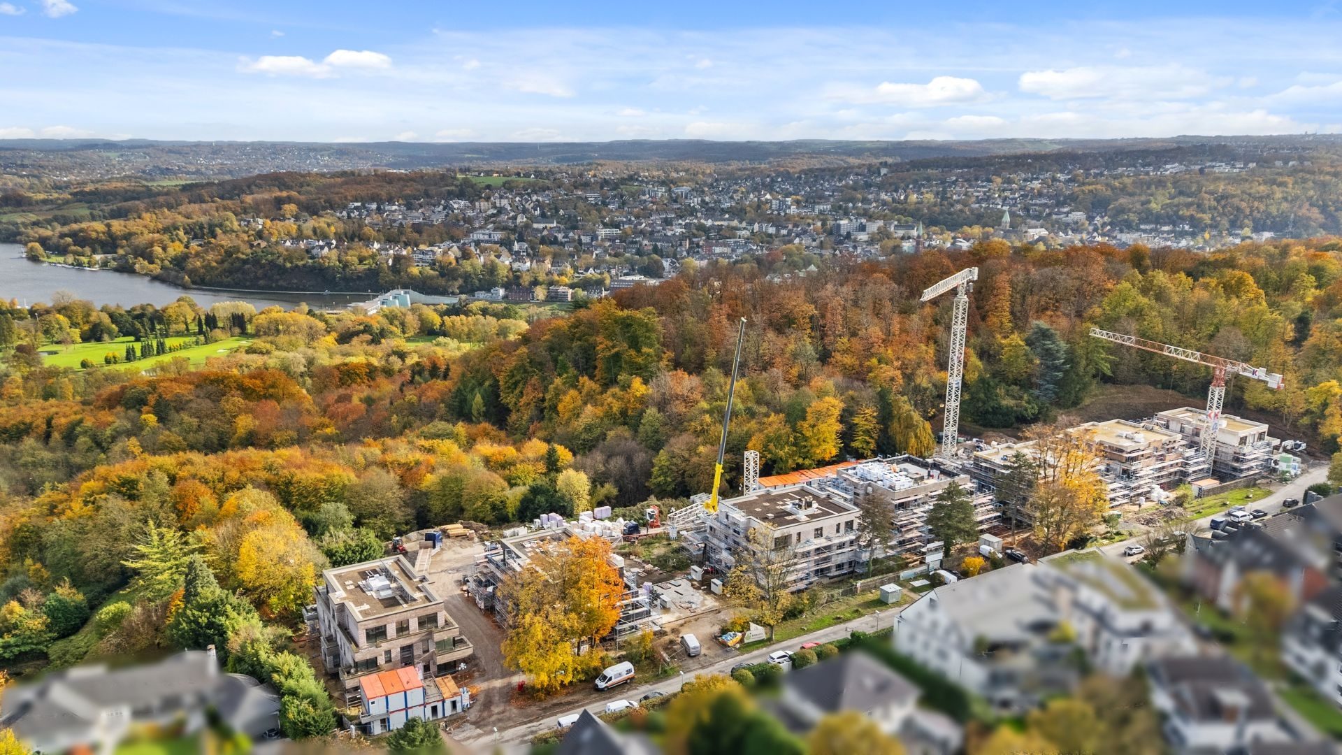 Böcker Wohnimmobilien - Immobilienangebot - Essen / Bredeney - Alle - Erholung pur: Großzügige Penthaus-Wohnung mit Blick ins Grüne