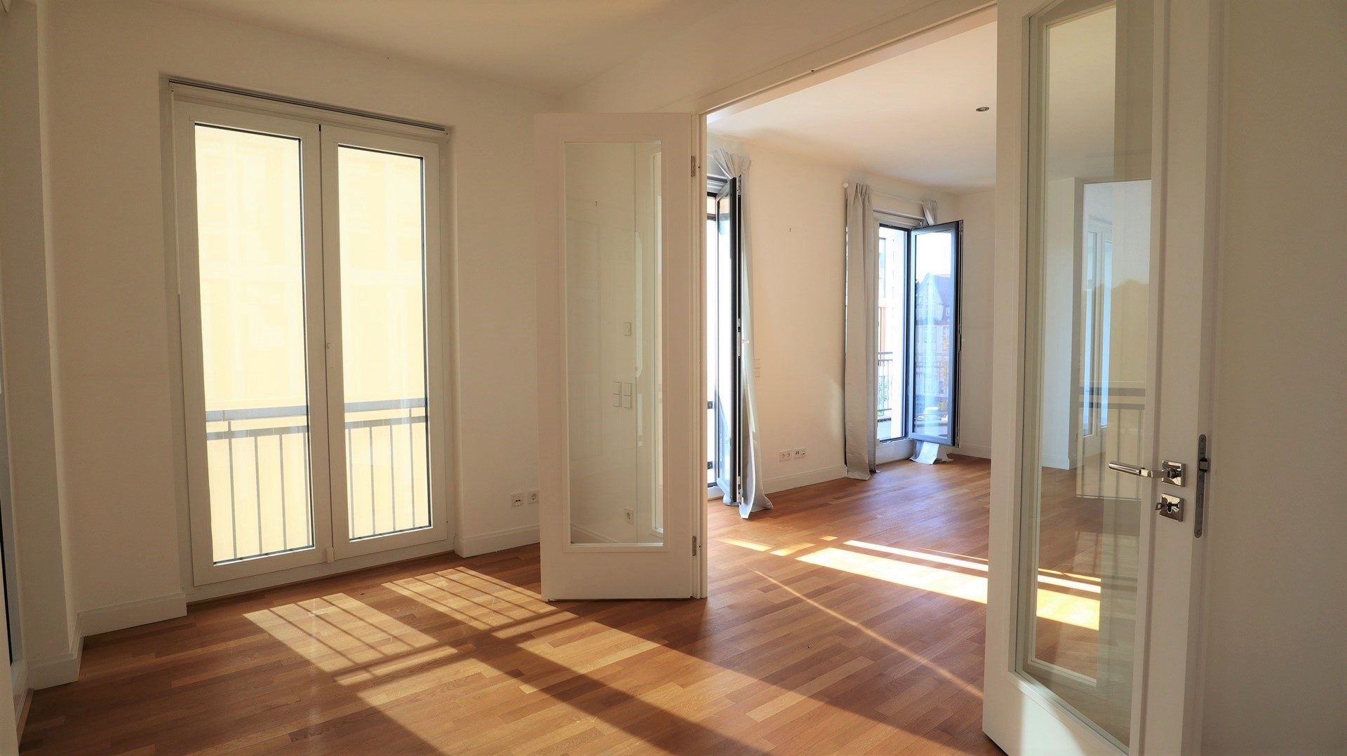 Böcker Wohnimmobilien - Immobilienangebot - Düsseldorf / Oberkassel - Alle - Stilvoll & Großzügig! 3-Zimmer Wohnung im gehobenen Quartier von Oberkassel