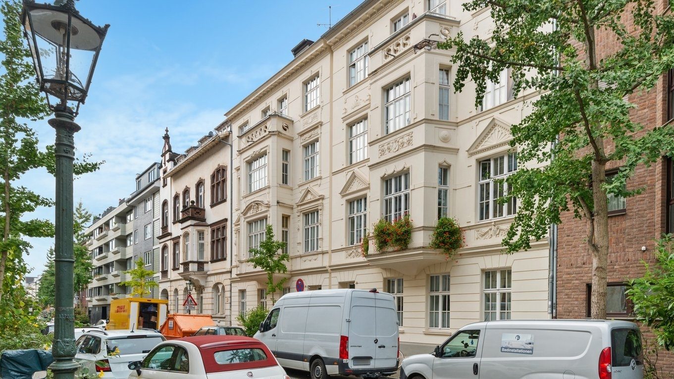 Böcker Wohnimmobilien - Immobilienangebot - Düsseldorf - Alle - In Rheinnähe: Schicke 3-Zimmer-Wohnung in denkmalgeschütztem Altbau in Unterbilk!